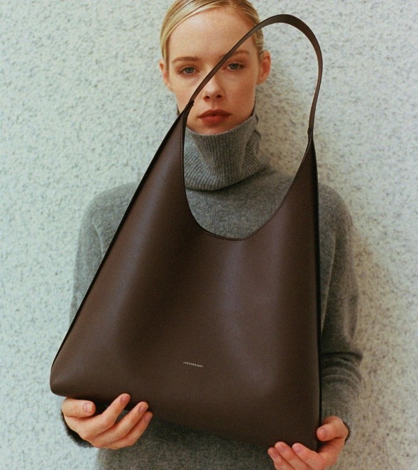 Qoo10 LECC PROJECT LOG BIG HOBO BAG 飾りな