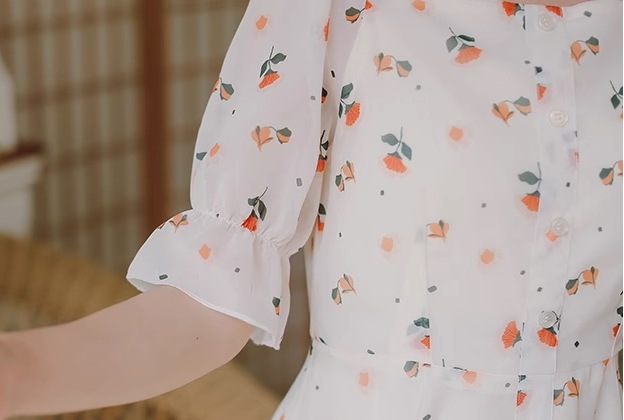 レディース ワンピース ミモレ ロング 半袖 ベルスリーブ スクエアネック Aライン フェミニン 刺繍 シフォン フリル ウエストマーク ハイウエスト 異国風 ボタン かわいい 大人可愛い きれいめ