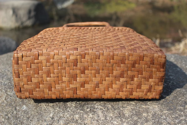 Qoo10] 山葡萄 かごバッグ 網代編み やまぶどう