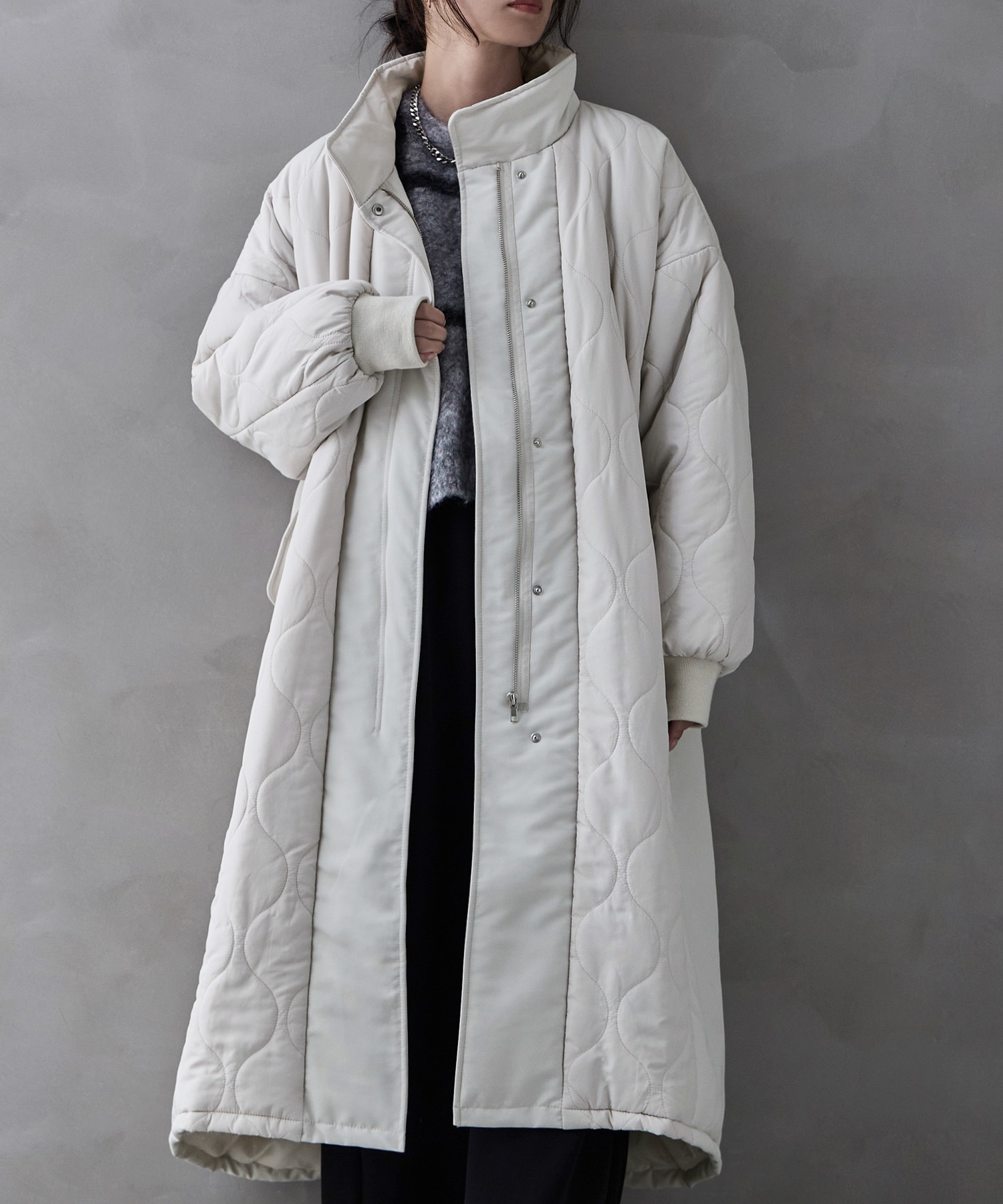 キルティング切替オフラインロングコート アウター コート ジャケット ロング キルティング 中綿 ビッグシルエット ハイネック スタンドネック ラウンドヘム Aライン オーバーサイズ ダウン風 キルティング切替オフラインロングコート アウター コート ジャケット ロング キルティング 中綿 ビッグシルエット ハイネック スタンドネック ラウンドヘム Aライン オーバーサイズ ダウン風