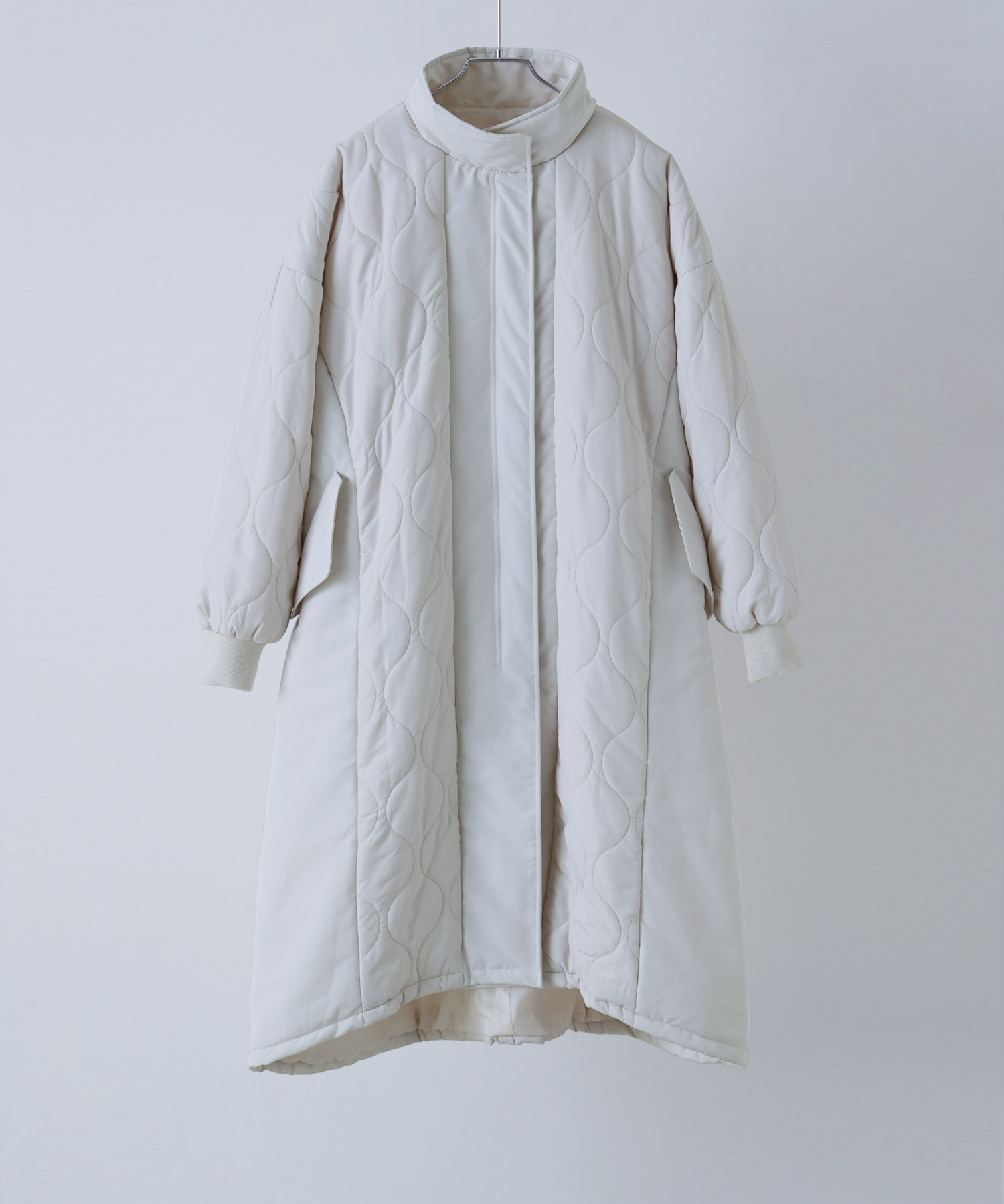 キルティング切替オフラインロングコート アウター コート ジャケット ロング キルティング 中綿 ビッグシルエット ハイネック スタンドネック ラウンドヘム Aライン オーバーサイズ ダウン風 キルティング切替オフラインロングコート アウター コート ジャケット ロング キルティング 中綿 ビッグシルエット ハイネック スタンドネック ラウンドヘム Aライン オーバーサイズ ダウン風