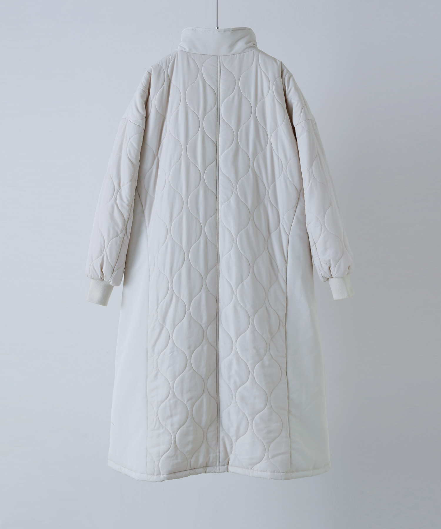 キルティング切替オフラインロングコート アウター コート ジャケット ロング キルティング 中綿 ビッグシルエット ハイネック スタンドネック ラウンドヘム Aライン オーバーサイズ ダウン風 キルティング切替オフラインロングコート アウター コート ジャケット ロング キルティング 中綿 ビッグシルエット ハイネック スタンドネック ラウンドヘム Aライン オーバーサイズ ダウン風
