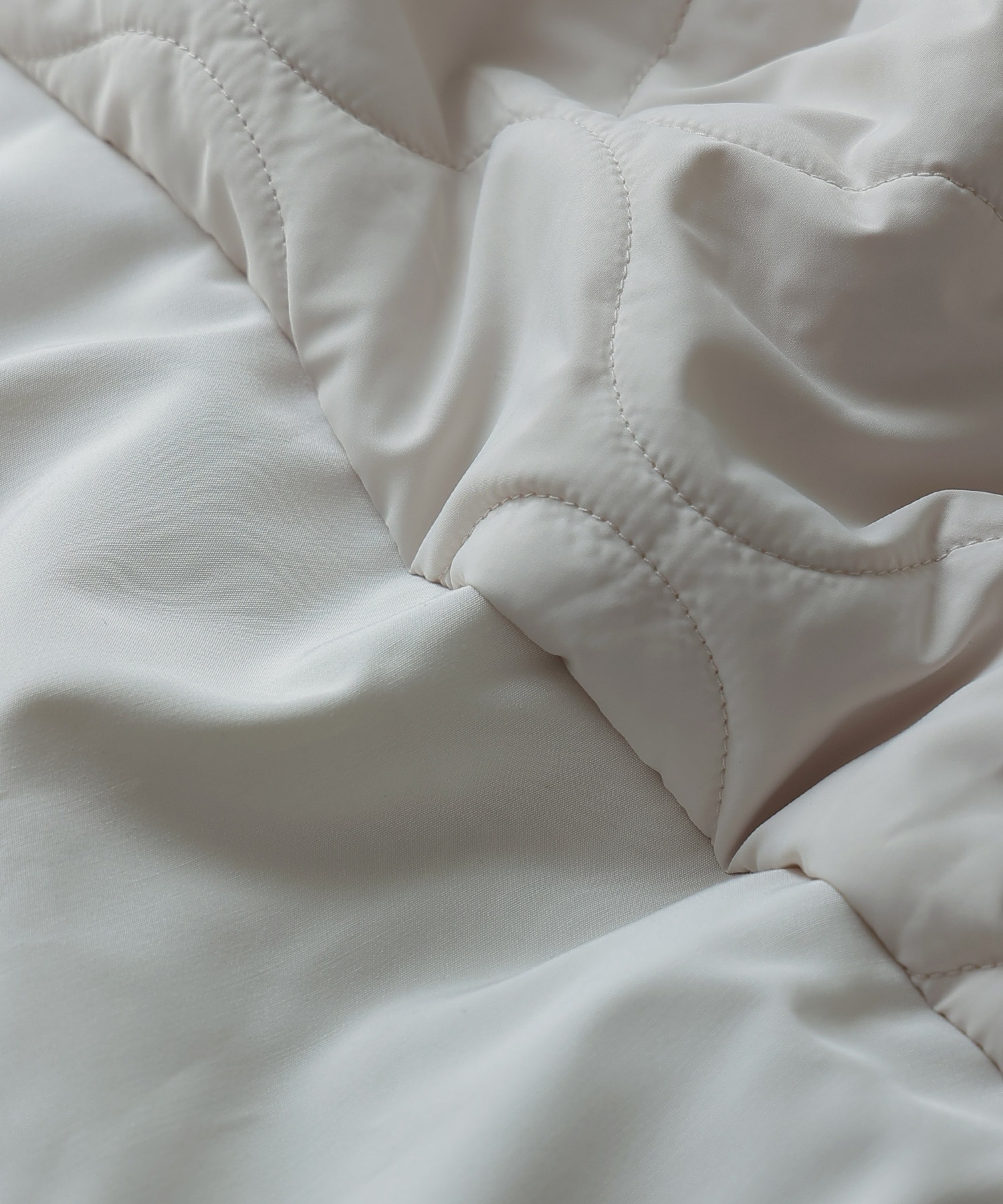 キルティング切替オフラインロングコート アウター コート ジャケット ロング キルティング 中綿 ビッグシルエット ハイネック スタンドネック ラウンドヘム Aライン オーバーサイズ ダウン風 キルティング切替オフラインロングコート アウター コート ジャケット ロング キルティング 中綿 ビッグシルエット ハイネック スタンドネック ラウンドヘム Aライン オーバーサイズ ダウン風