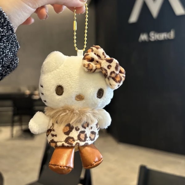 ハローキティ　ご当地　 Leopard 雪豹 チャーム　レア　新品 2025年最新】ご当地キティスノーレオパードの人気アイテム