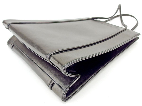 サルヴァトーレ フェラガモ Salvatore Ferragamo ハンドバッグ レディース ブラック レザー 美品 セール 【中古】 T597 . サルヴァトーレ フェラガモ Salvatore Ferragamo ハンドバッグ レディース ブラック レザー 美品 セール 【中古】 T597 .