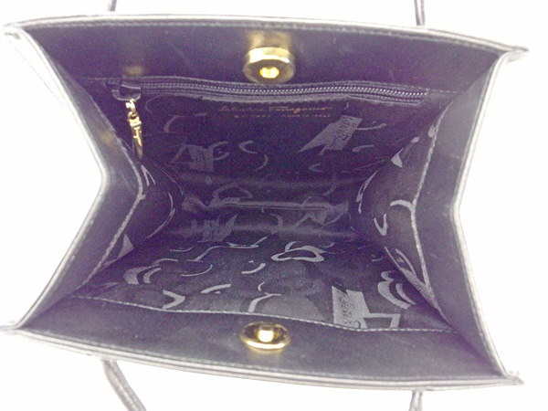 サルヴァトーレ フェラガモ Salvatore Ferragamo ハンドバッグ レディース ブラック レザー 美品 セール 【中古】 T597 . サルヴァトーレ フェラガモ Salvatore Ferragamo ハンドバッグ レディース ブラック レザー 美品 セール 【中古】 T597 .