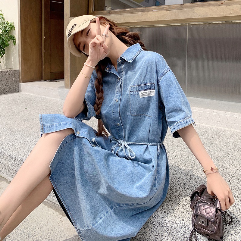 実際のブルーデニムワンピース女性夏2024新しい香港テイストレトロウエスト薄いハイエンド膝丈シャツスカート 実際のブルーデニムワンピース女性夏2024新しい香港テイストレトロウエスト薄いハイエンド膝丈シャツスカート