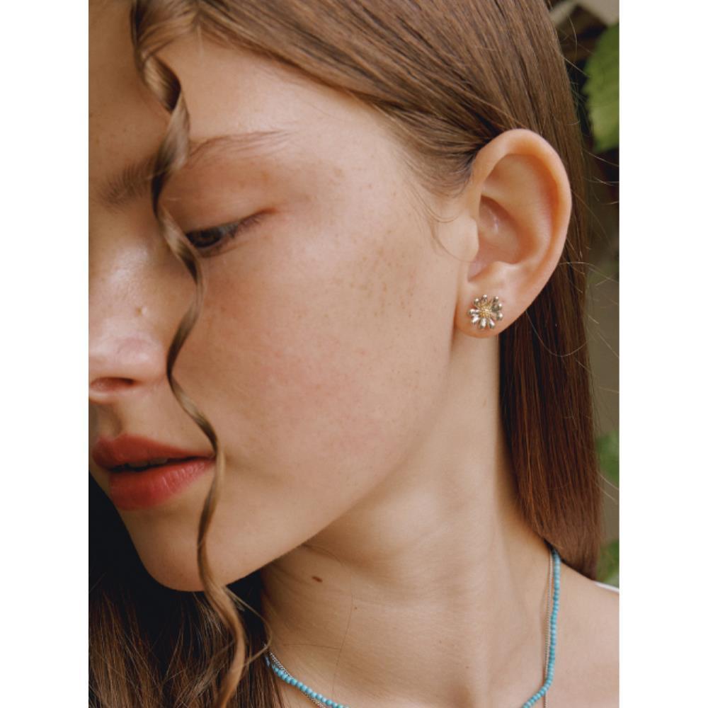 VINTAGE HOLLYWOOD Nature Daisy Earrings VH2435EA001M VINTAGE HOLLYWOOD Nature Daisy Earrings VH2435EA001M