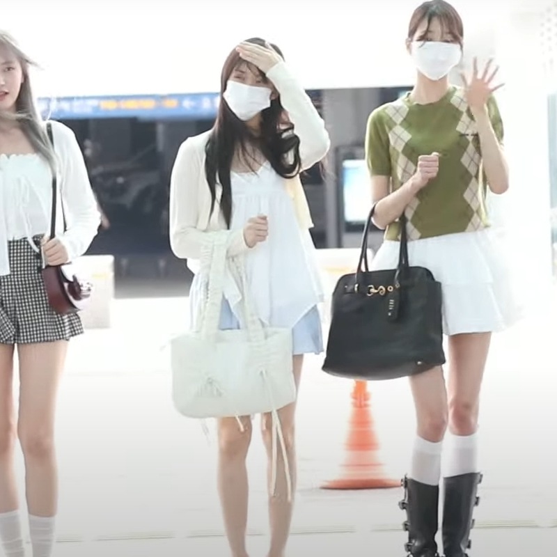[IVE イソ着用 ]Butterfly shoulder bag Medium
