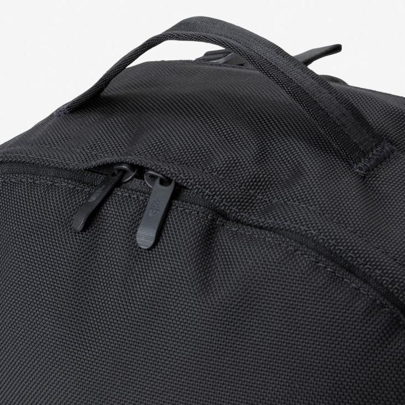 正規品 バッグ メトロスケープ デイパック NM82410 K/ブラック SR/スプルースグリーン 正規品 バッグ メトロスケープ デイパック NM82410 K/ブラック SR/スプルースグリーン