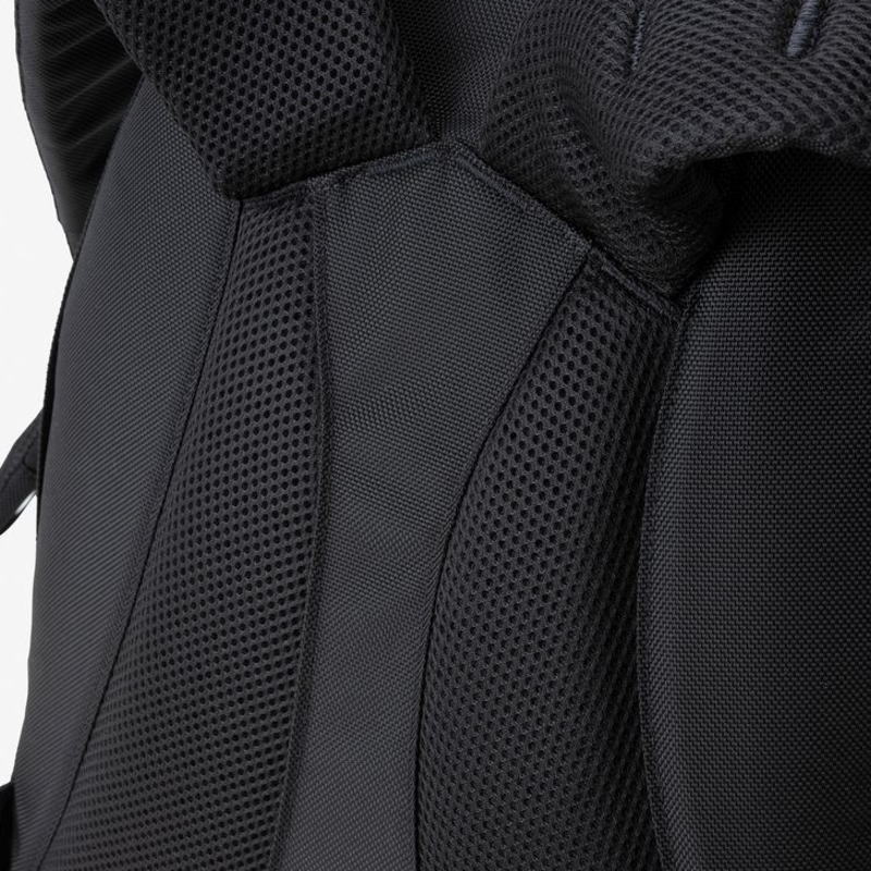 正規品 バッグ メトロスケープ デイパック NM82410 K/ブラック SR/スプルースグリーン 正規品 バッグ メトロスケープ デイパック NM82410 K/ブラック SR/スプルースグリーン