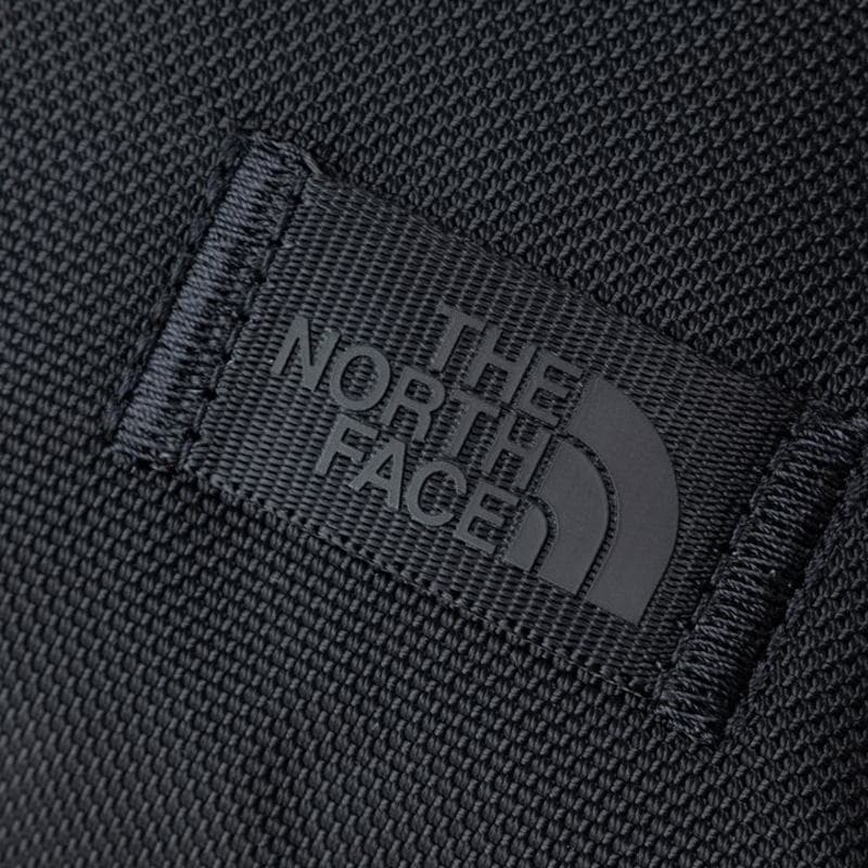 正規品 バッグ メトロスケープ デイパック NM82410 K/ブラック SR/スプルースグリーン 正規品 バッグ メトロスケープ デイパック NM82410 K/ブラック SR/スプルースグリーン