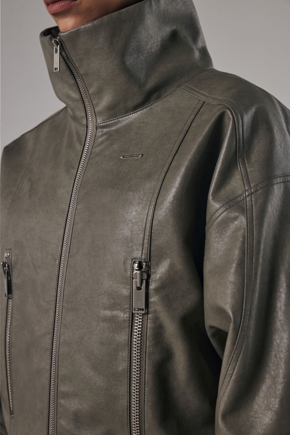 【TREEMINGBIRD】 BOLD ZIP HIGE-NECK LEATHER JACKET : ASH GRAY 【TREEMINGBIRD】 BOLD ZIP HIGE-NECK LEATHER JACKET : ASH GRAY