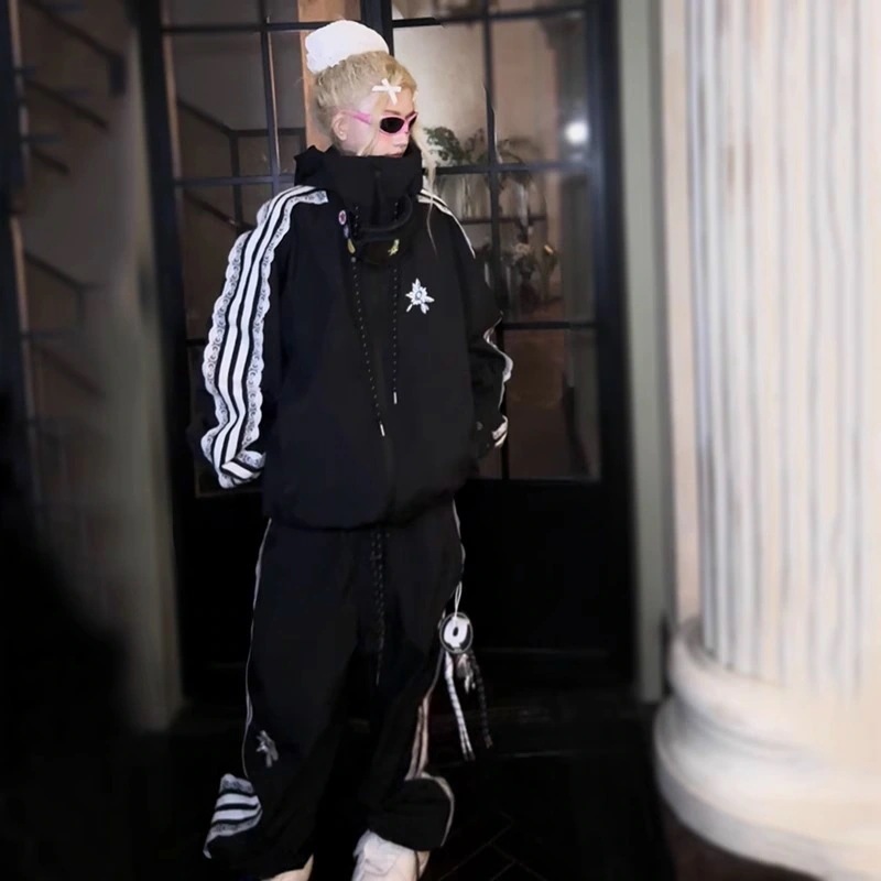 スノーボードウェア 2024 2025 上下セット メンズ レディース パンツ ズボン アウター ストライプ 黒 耐水20000 セットアップ 3Lスキーウェア スノボウェア スノー 韓国風 防水防風