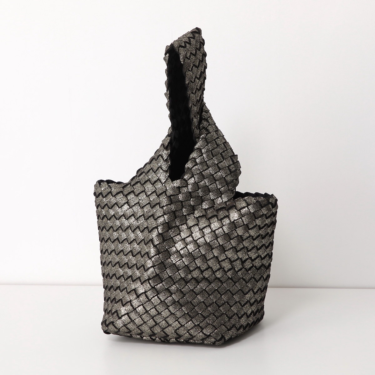 NAGHEDI ナゲディ ハンドバッグ Kyoto Clutch SN08040EF レディース ネオプレン メッシュ ワンハンドル 編み込み 鞄 カラー2色