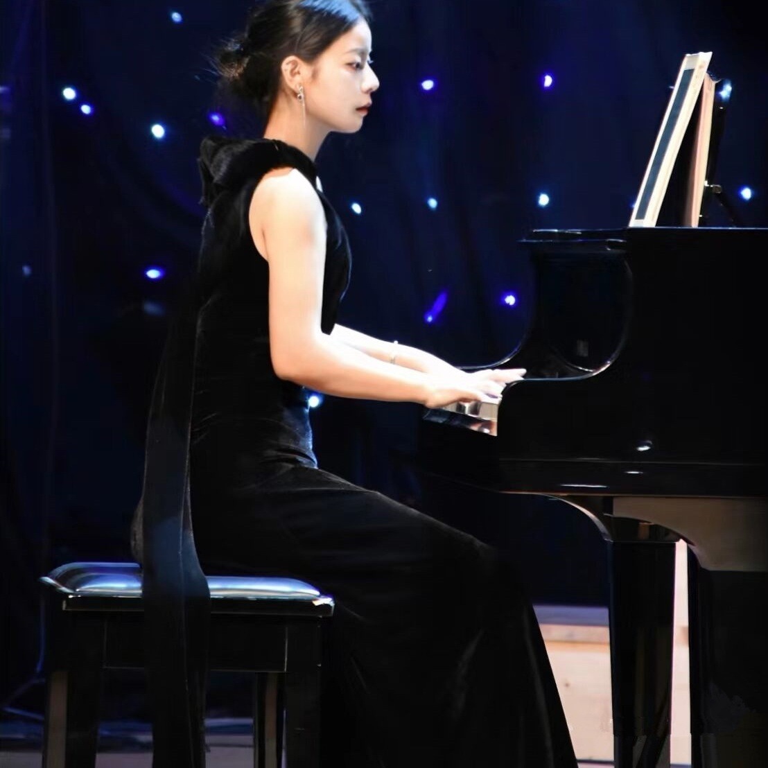 ドレス 衣装 イブニングドレス ロングドレス タイトドレス ホルダーネック フィッシュテール タイト バックリボン 背中開き バックシャン ステージドレス 発表会 かわいい 大人可愛い きれいめ