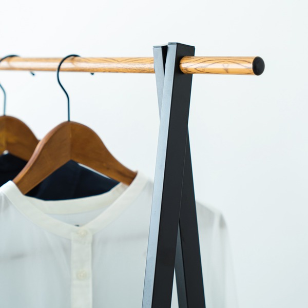 [2個セット]棚付木目柄ハンガーラック（ブラック/黒） 幅70cmx奥行44.5cm NK-231