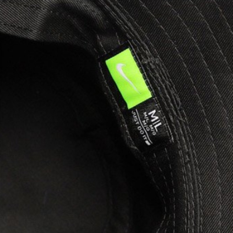 ナイキバケットハット4個から1つお選びください