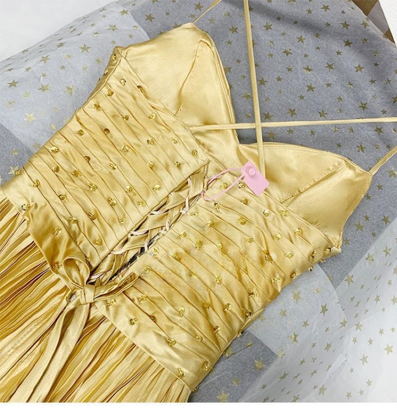 ウェディングドレス 袖なし スリップドレス パーティードレス ゴールド オフショルダー オフショル 二次会ウエディングドレス 花嫁ドレス 二次会ドレス 花嫁 ドレス Aライン 編み上げ ウェディングドレス 袖なし スリップドレス パーティードレス ゴールド オフショルダー オフショル 二次会ウエディングドレス 花嫁ドレス 二次会ドレス 花嫁 ドレス Aライン 編み上げ