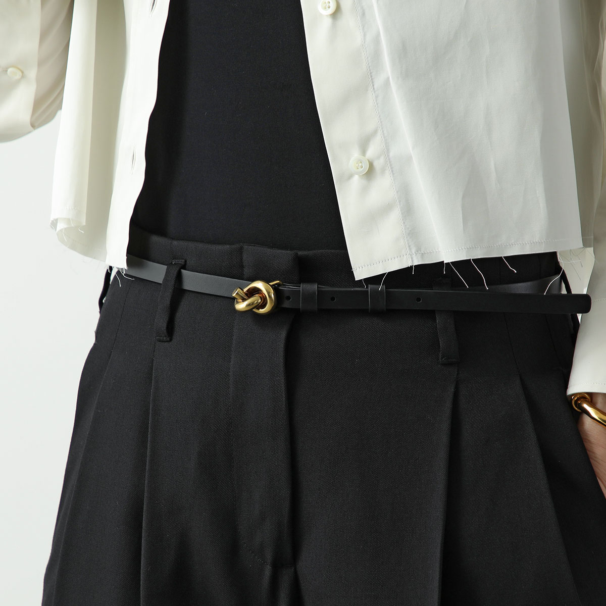 BOTTEGA VENETA ボッテガヴェネタ ベルト 743753 VALKO レディース ノット ナローベルト レザー メタルバックル 1019 【mega】 BOTTEGA VENETA ボッテガヴェネタ ベルト 743753 VALKO レディース ノット ナローベルト レザー メタルバックル 1019 【mega】