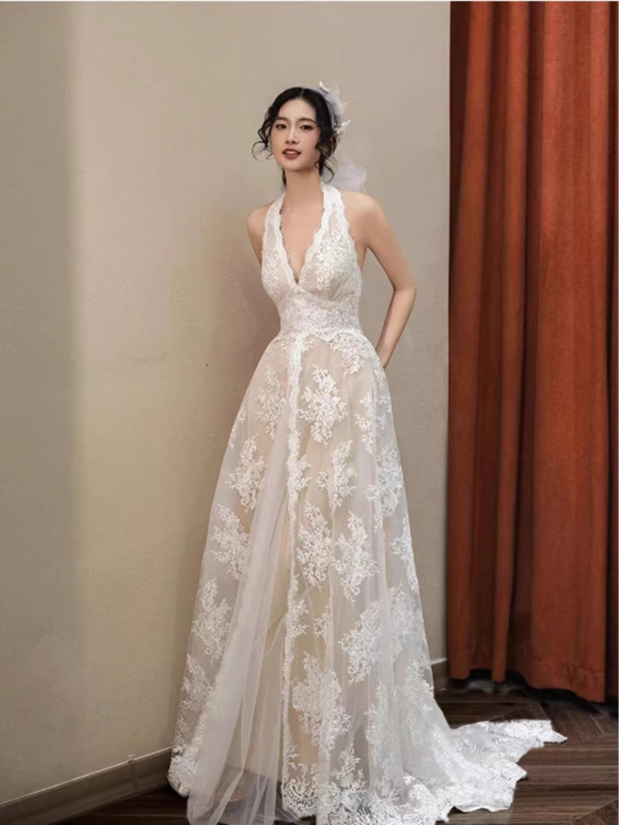 ウェディングドレス 花嫁 結婚式 ドレス 首レースのVネック花嫁テール引きのウェディングドレス Aラインドレス 挙式 二次会 ブライダル 結婚式 レディース ロングドレス白 レース 編み上げ式
