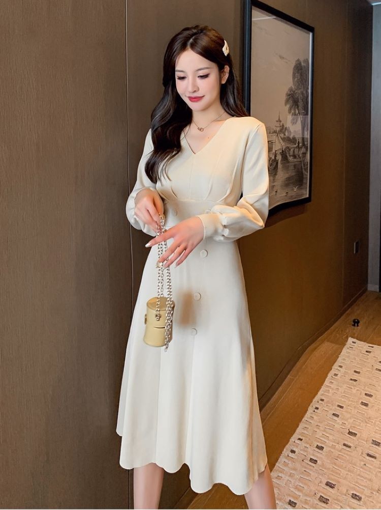 ニットワンピース レディース パフスリーブ ワンピース ワンピドレス 膝下 長袖 Vネック フレア きれいめ 大人 上品 おしゃれ お洒落 エレガント フォーマル 無地 春 秋 冬 レディース