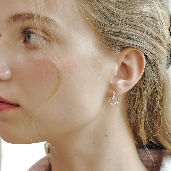 【ENGBROX】shimmering heart earring〜ピアス#IVE イソさん着用 楽天市場】【正規品】 engbrox ピアス ハート SHIMMERING HEART