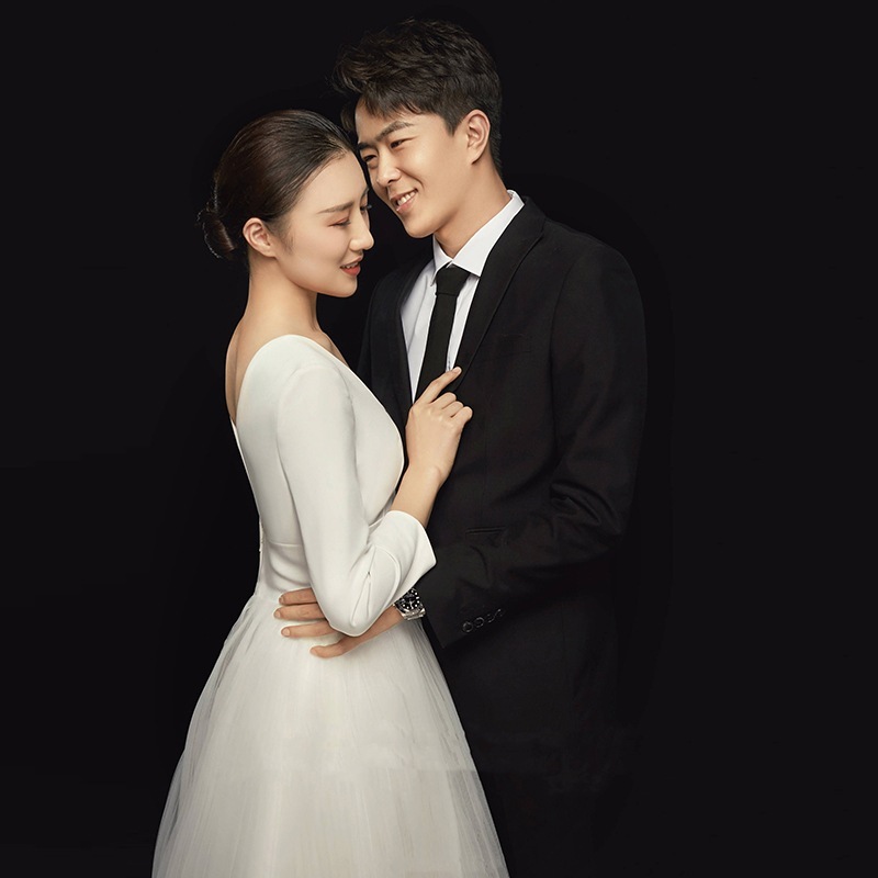 軽やかなウェディングドレスの旅は春の新作を撮影します 軽やかなウェディングドレスの旅は春の新作を撮影します