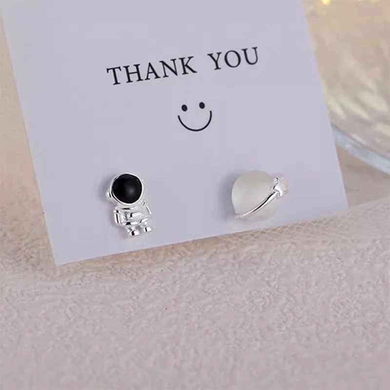 10pscS925純銀飾り小衆デザインピアス女性非対称猫眼石宇宙飛行士軽豪華デザイン高級感