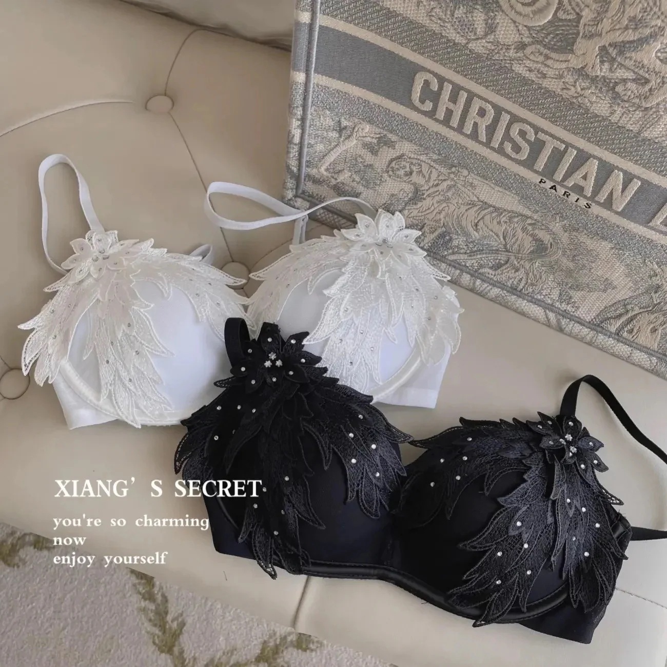 愛されブラ 小胸しっかり盛れる 補正下着 レース刺繍 下着上下セット ナイトブラ 可愛いセット下着