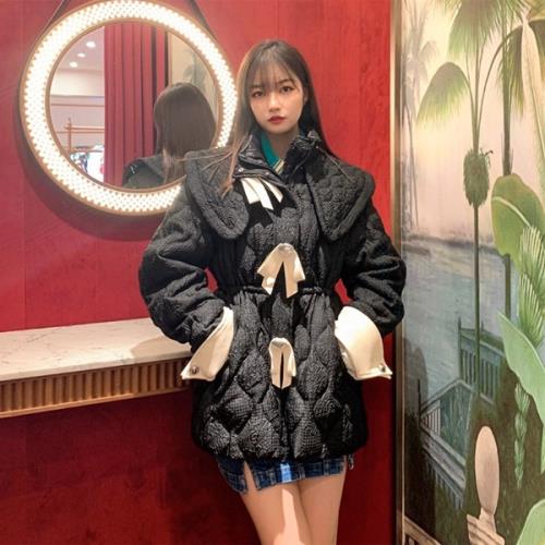 アウター ダウンジャケット 中綿 韓国 ゆめかわいい やみかわいい お嬢様系 無地 スタンドカラー 秋 冬 長袖 ミドル丈 ショート丈 ガーリー おしゃれ 可愛い オルチャン リボン 防寒 暖かい 防 アウター ダウンジャケット 中綿 韓国 ゆめかわいい やみかわいい お嬢様系 無地 スタンドカラー 秋 冬 長袖 ミドル丈 ショート丈 ガーリー おしゃれ 可愛い オルチャン リボン 防寒 暖かい 防