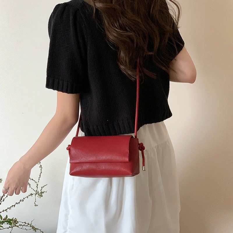 レトロな牛革の小方形バッグ25新型シンプルな本革の女性用バッグ斜め掛けの女性用ショルダーバッグ レトロな牛革の小方形バッグ25新型シンプルな本革の女性用バッグ斜め掛けの女性用ショルダーバッグ
