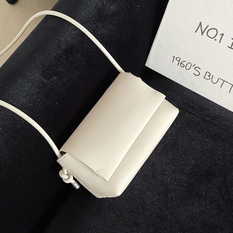 レトロな牛革の小方形バッグ25新型シンプルな本革の女性用バッグ斜め掛けの女性用ショルダーバッグ レトロな牛革の小方形バッグ25新型シンプルな本革の女性用バッグ斜め掛けの女性用ショルダーバッグ