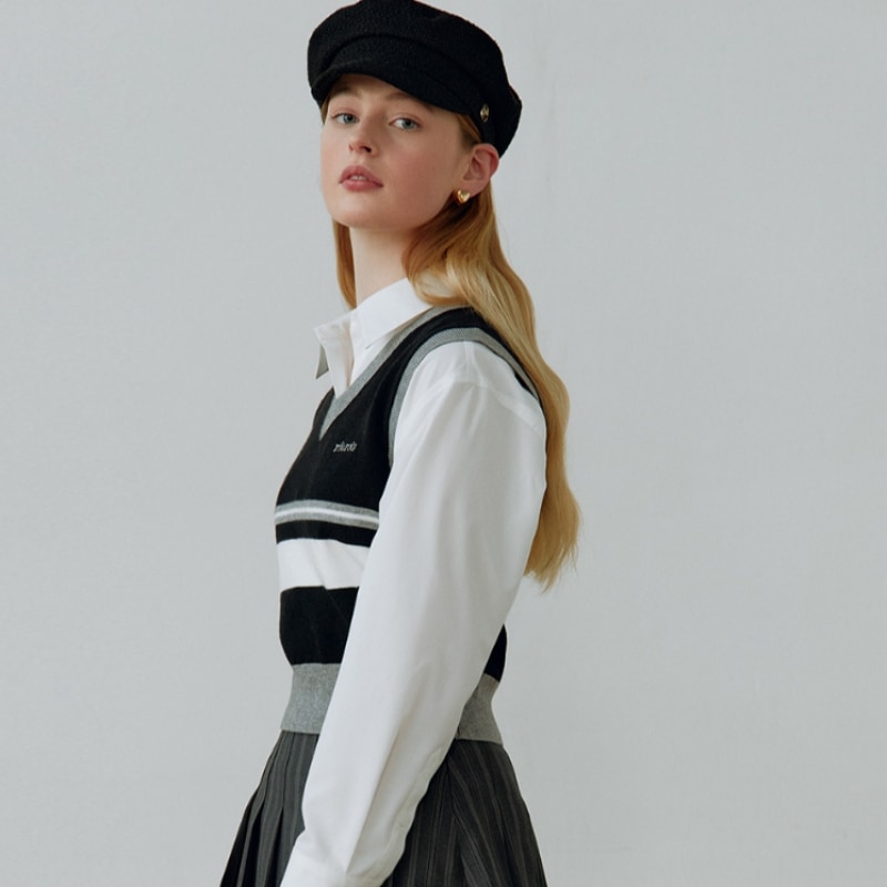 ロラローラプレッピーニットベストブラック ロラローラプレッピーニットベストブラック