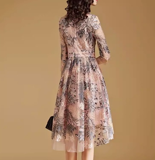 レディース ワンピース ドレス 膝丈 7分袖 ラウンドネック 襟なし スリム Aライン フェミニン 刺繍 ハイウエスト 透け感 シースルー 薄手 かわいい 大人可愛い きれいめ 上品 おしゃれ