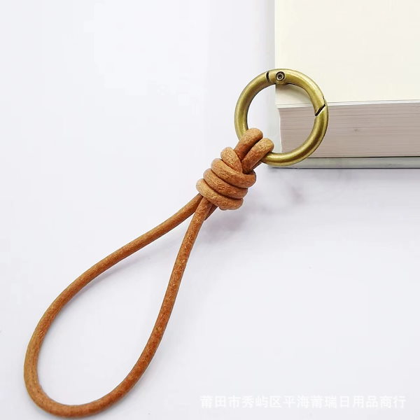 Qoo10] キーホルダー 韓国 レトロ革ひもキーホル