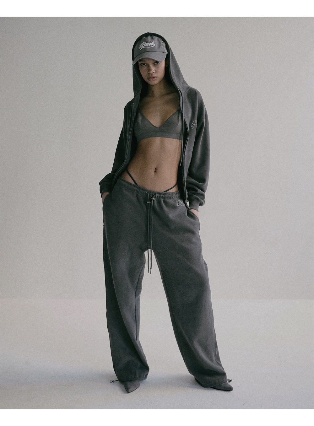 BADBLOOD】 BEYOND SOFT ZIP-UP HOODIE : CHARCOAL パーカー