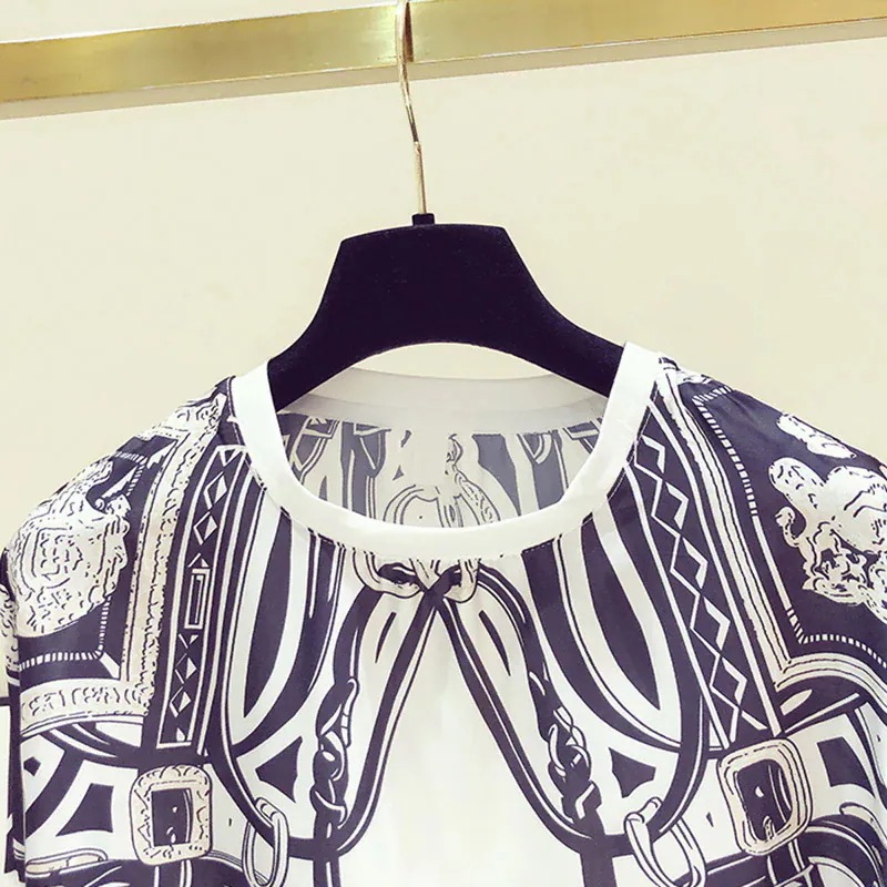 エレガンスプリントトップス レディース スカーフ柄 感 シルク風 ラグランスリーブ 袖部分カットソー生地 異素材切り替え スカーフプリント 高見え 格上げ シック 上品 クラシカル なめらか817 エレガンスプリントトップス レディース スカーフ柄 感 シルク風 ラグランスリーブ 袖部分カットソー生地 異素材切り替え スカーフプリント 高見え 格上げ シック 上品 クラシカル なめらか817