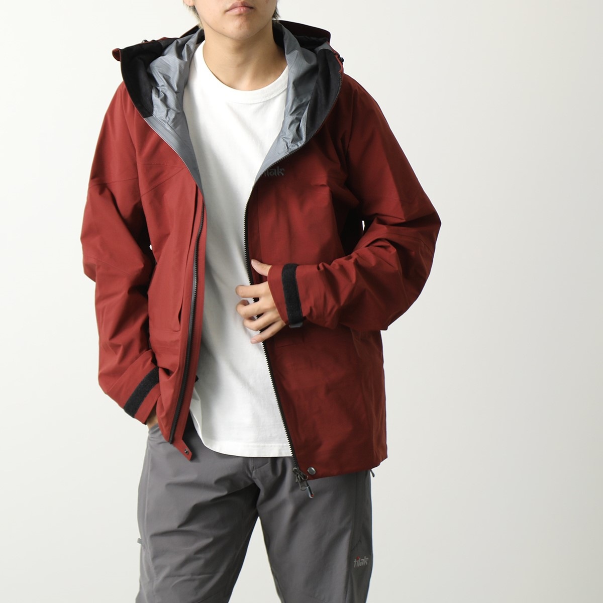 Tilak ティラック ジャケット Evolution Jacket エヴォリューション メンズ フーテッド ブルゾン ロゴ刺繍 GORE-TEX Pro 防水 Tilak ティラック ジャケット Evolution Jacket エヴォリューション メンズ フーテッド ブルゾン ロゴ刺繍 GORE-TEX Pro 防水