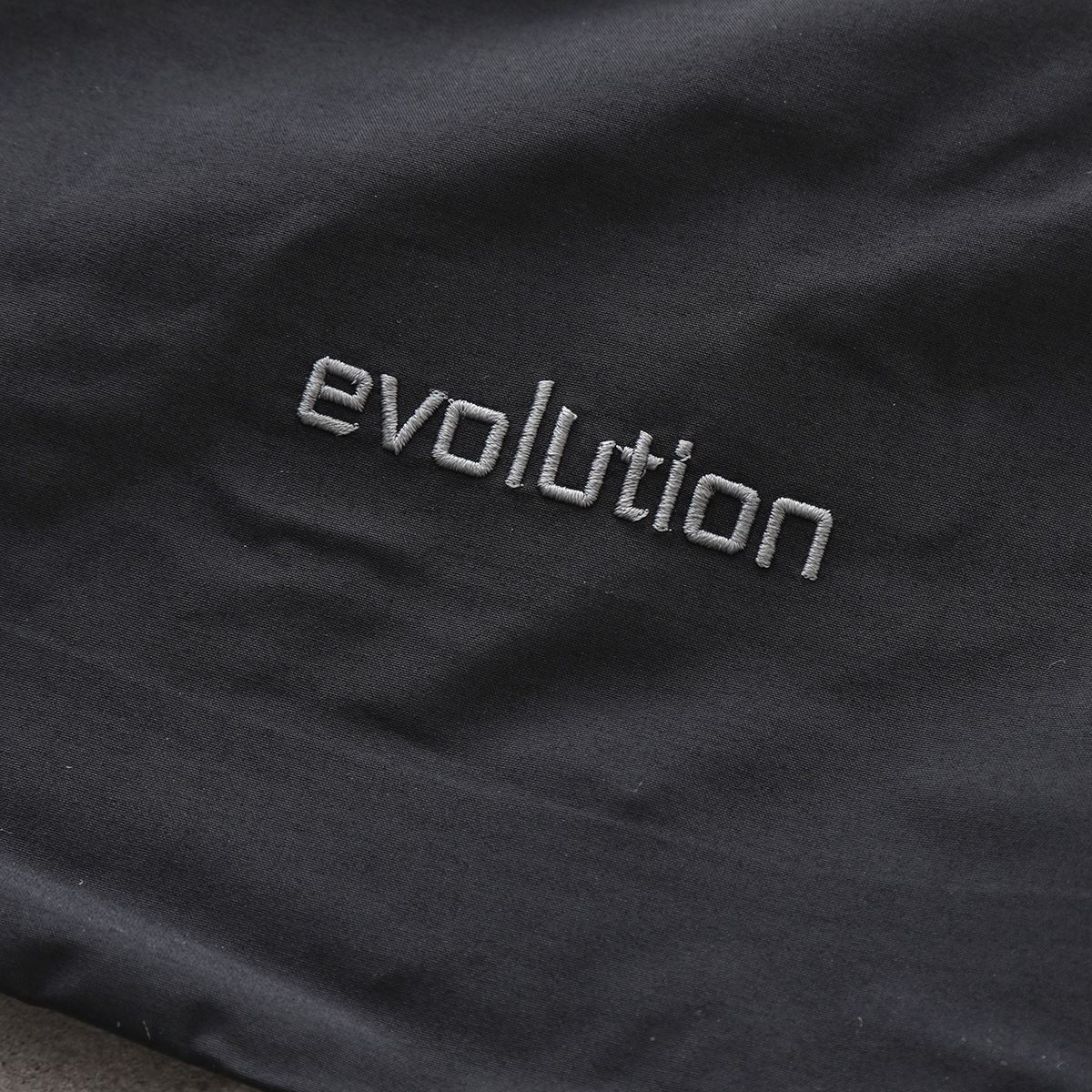 Tilak ティラック ジャケット Evolution Jacket エヴォリューション メンズ フーテッド ブルゾン ロゴ刺繍 GORE-TEX Pro 防水 Tilak ティラック ジャケット Evolution Jacket エヴォリューション メンズ フーテッド ブルゾン ロゴ刺繍 GORE-TEX Pro 防水