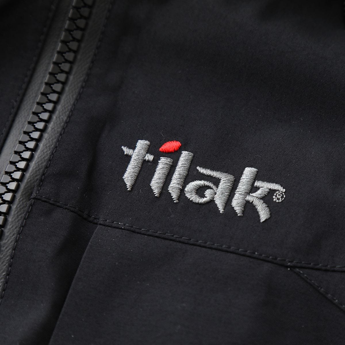 Tilak ティラック ジャケット Evolution Jacket エヴォリューション メンズ フーテッド ブルゾン ロゴ刺繍 GORE-TEX Pro 防水 Tilak ティラック ジャケット Evolution Jacket エヴォリューション メンズ フーテッド ブルゾン ロゴ刺繍 GORE-TEX Pro 防水