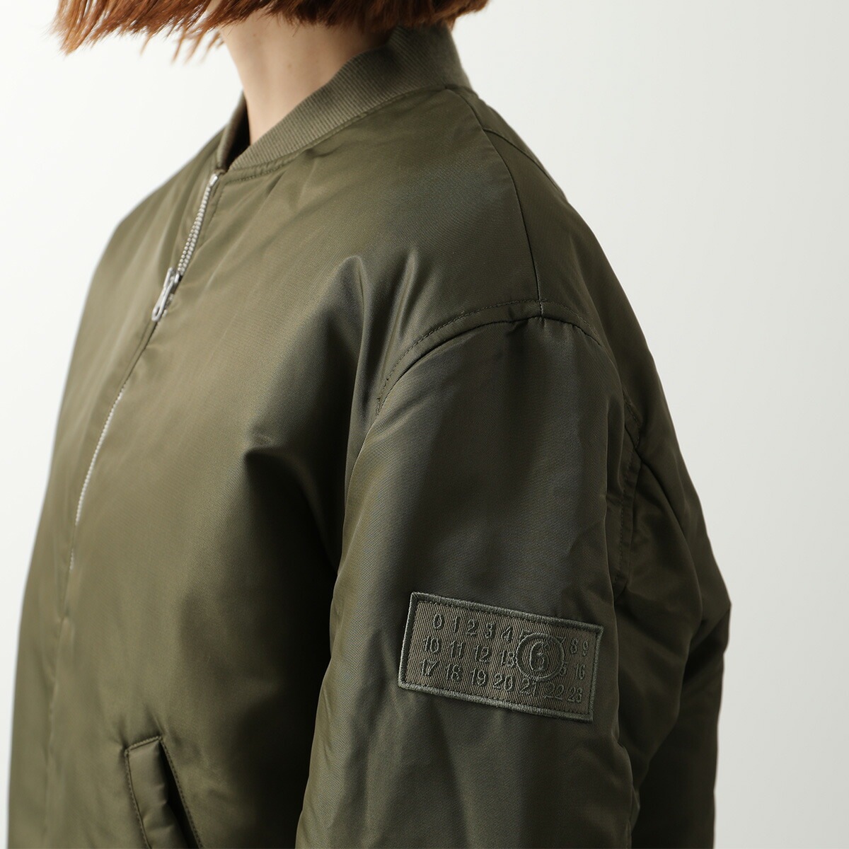 MM6 KIDS エムエムシックス メゾンマルジェラ キッズ ブルゾン M60832 MM03B パテッド ナイロン ボンバージャケット MA-1 ロゴ刺繍パッチ M6514