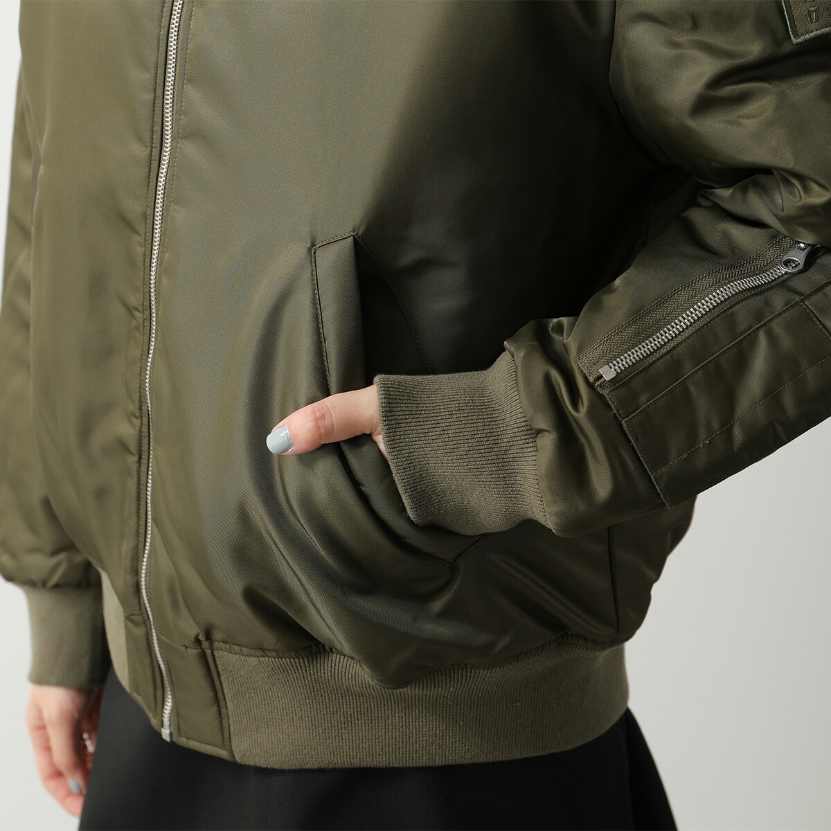 MM6 KIDS エムエムシックス メゾンマルジェラ キッズ ブルゾン M60832 MM03B パテッド ナイロン ボンバージャケット MA-1 ロゴ刺繍パッチ M6514