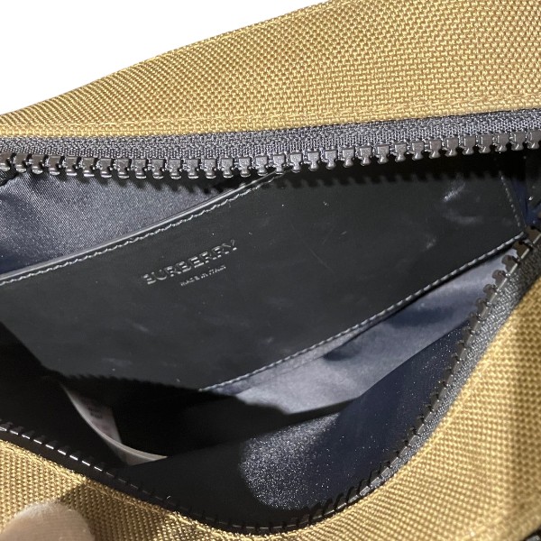 バーバリー ホースフェリー 8050806 ショルダーバッグ メッセンジャーバッグ 【中古】 バーバリー ホースフェリー 8050806 ショルダーバッグ メッセンジャーバッグ 【中古】