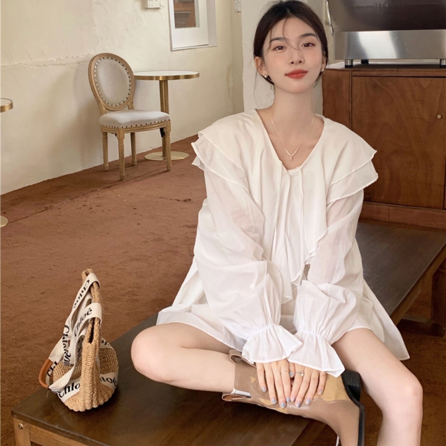 トップス レディース シャツ ブラウス S M L XL 韓国 長袖 ボリューム袖 Vネック フリル ミドル丈 透け感 かわいい 大人可愛い きれいめ シンプル カジュアル 大人 上品 おしゃれ ラフ トップス レディース シャツ ブラウス S M L XL 韓国 長袖 ボリューム袖 Vネック フリル ミドル丈 透け感 かわいい 大人可愛い きれいめ シンプル カジュアル 大人 上品 おしゃれ ラフ