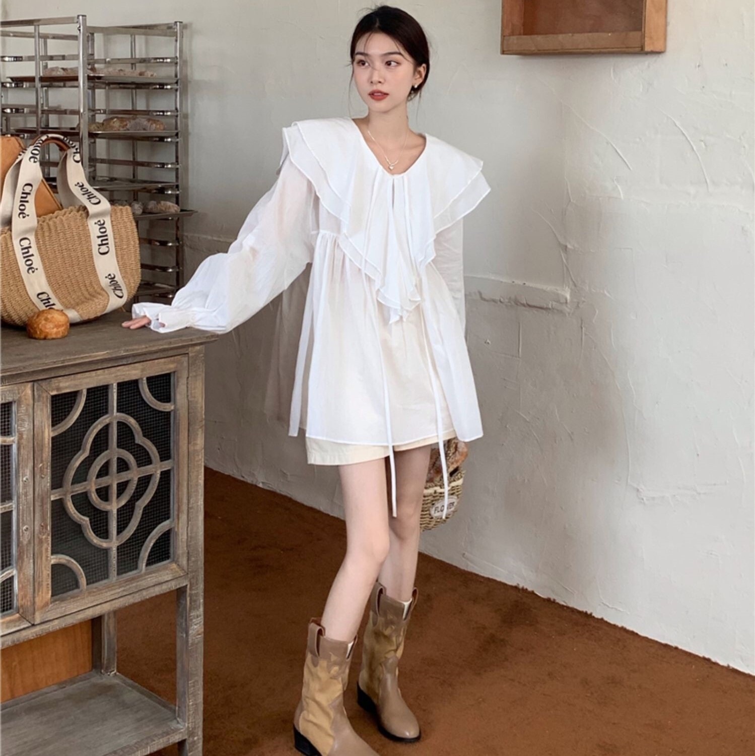 トップス レディース シャツ ブラウス S M L XL 韓国 長袖 ボリューム袖 Vネック フリル ミドル丈 透け感 かわいい 大人可愛い きれいめ シンプル カジュアル 大人 上品 おしゃれ ラフ トップス レディース シャツ ブラウス S M L XL 韓国 長袖 ボリューム袖 Vネック フリル ミドル丈 透け感 かわいい 大人可愛い きれいめ シンプル カジュアル 大人 上品 おしゃれ ラフ