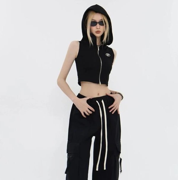 d.i.a. フード付き黒タイトノースリーブパーカー d.i.a.フード付き黒タイトノースリーブパーカー ユニクロ公式