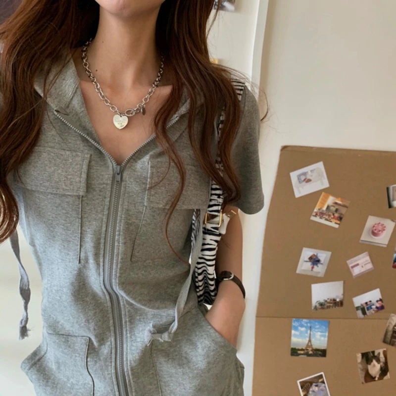 夏2024新型韓国国境を越えて帽子をかぶった小柄な年齢が減って痩せた気質の半袖ジッパーワンピース女装 夏2024新型韓国国境を越えて帽子をかぶった小柄な年齢が減って痩せた気質の半袖ジッパーワンピース女装