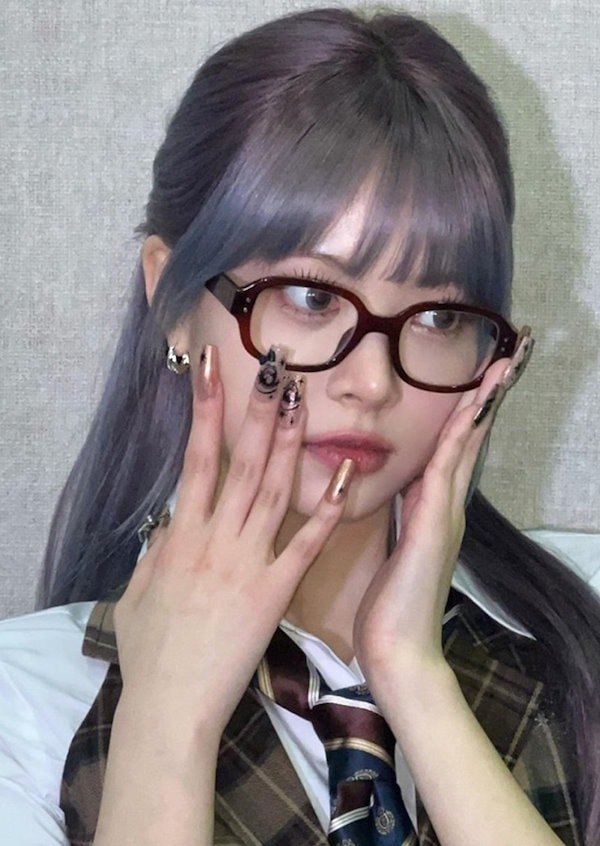 [AESPAカリナ LE SSERAFIMウンチェ着用]Classic Curve Earrings Qoo10] justLoveR. [AESPAカリナ, LE SSERAF
