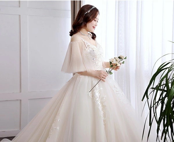 ウェディングドレス マーメイド 白 ライトシャンパン 大きいサイズ 袖あり 着痩せ ぽっちゃり 花嫁 結婚式 二次会 ドレス 編み上げタイプ レース ロングドレス トレーンドレス ウエディングドレス